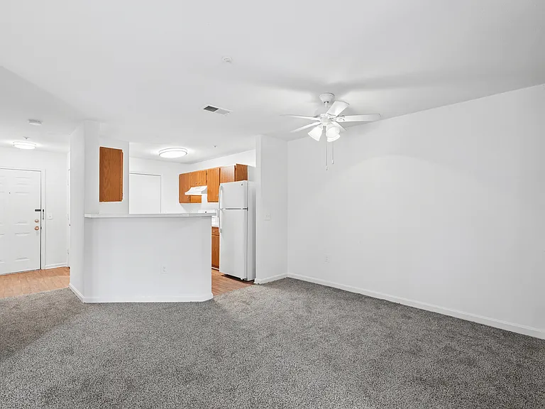 Highland Commons Apartments — Photo 20