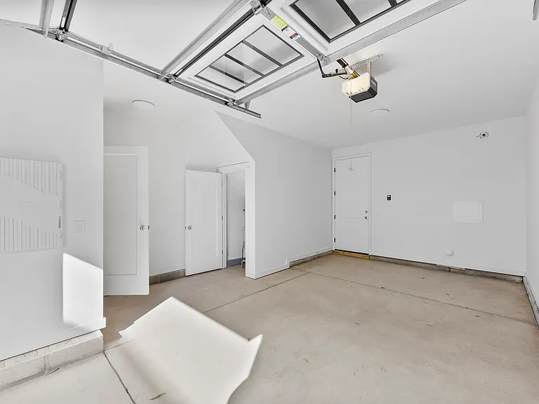 932 Parkwood Ave — Photo 27