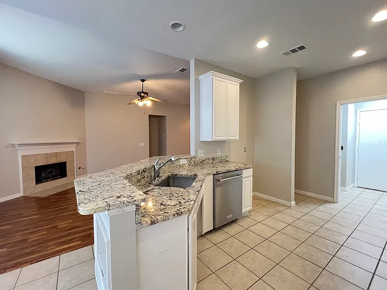 10204 Star Fish St — Photo 13
