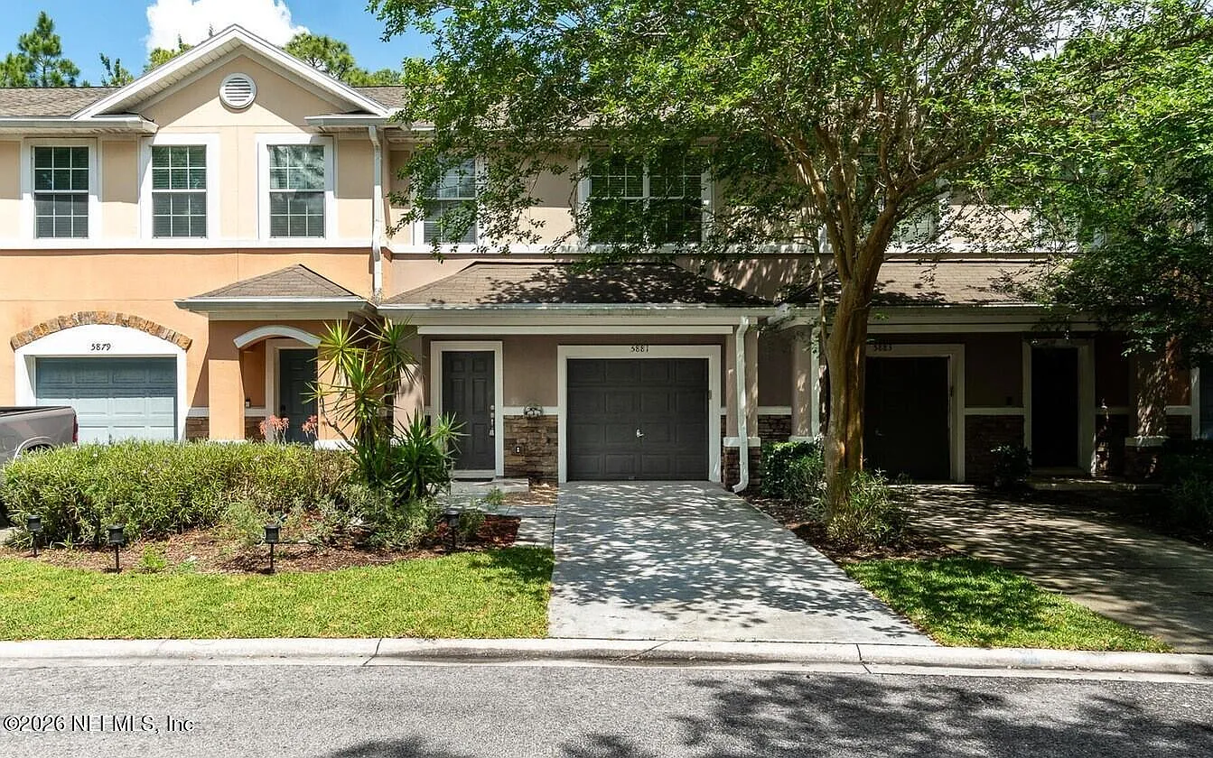 3 bed, 2.5 bath, 1407 sqft, $1,950 — Photo 1