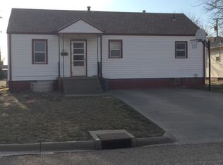 810 Monroe St, Ellis, KS 67637