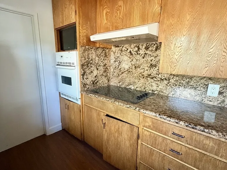 1231 Apricot Ln — Photo 6
