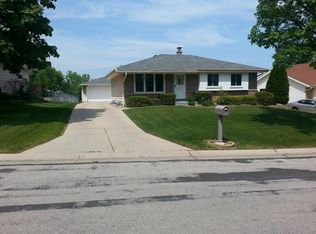 9350 W Arch Ave, Milwaukee, WI 53224