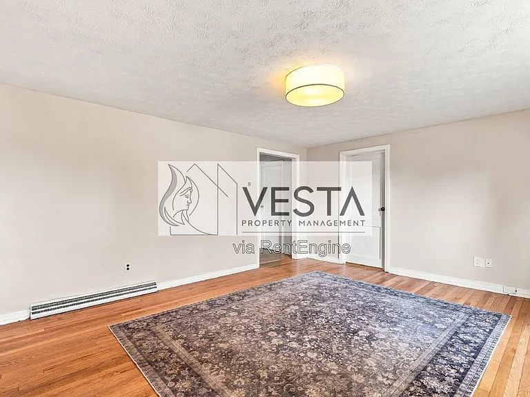 78 Moody Ave — Photo 5