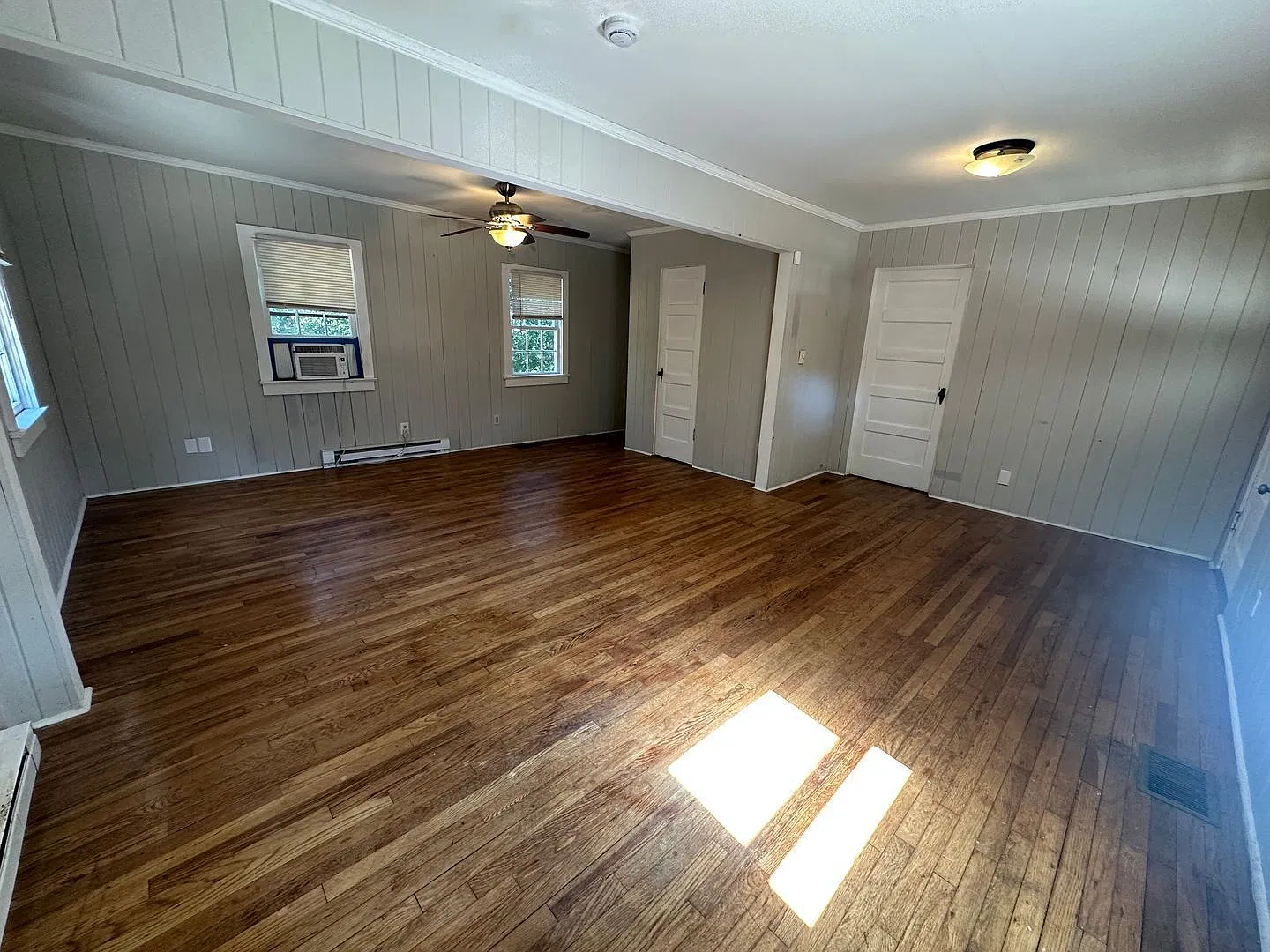 Studio, 1.0 bath, 700 sqft, $725 — Photo 2