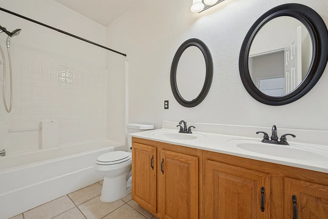 3 bed, 1781 sqft, $2,300 — Photo 3