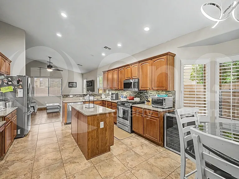 3644 S Danielson Way — Photo 3