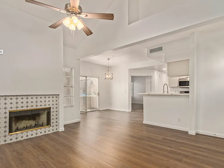 7675 E McDonald Dr #104 — Photo 1