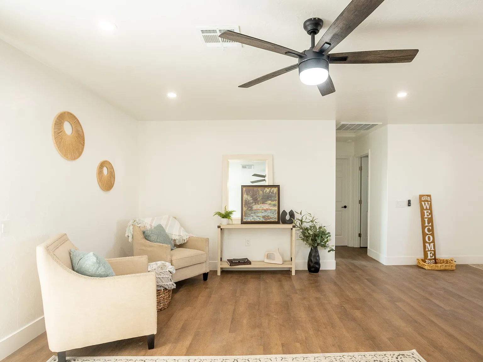 2 bed, 799 sqft, $1,940 — Photo 3
