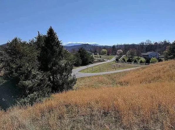 S Dorset Ln, Sevierville, TN 37862