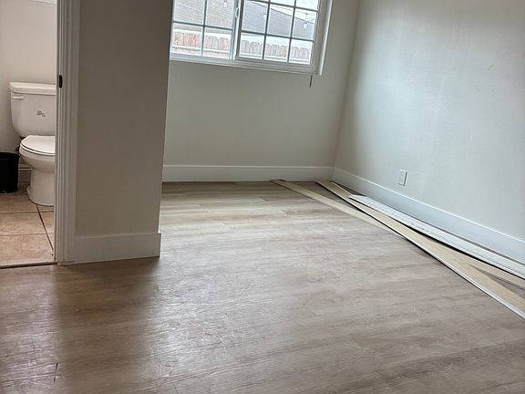 4th image of 8719 Mary Ave