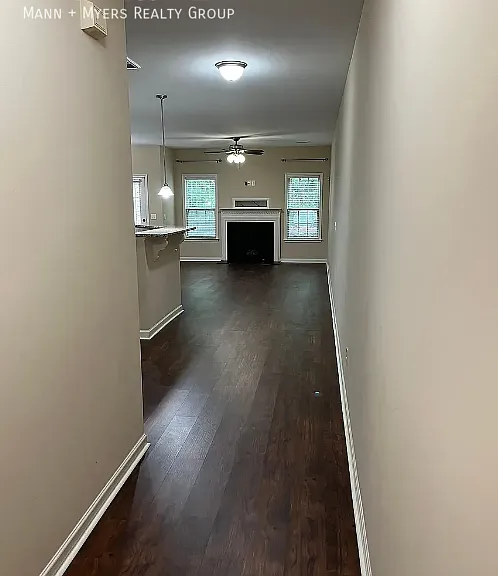 123 Cypress Hill Ln — Photo 2