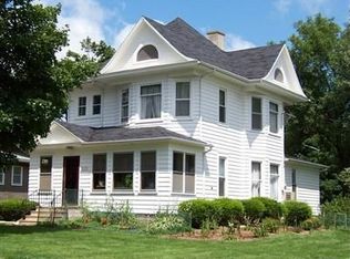 520 W Pershing Dr, Brooklyn, IA 52211