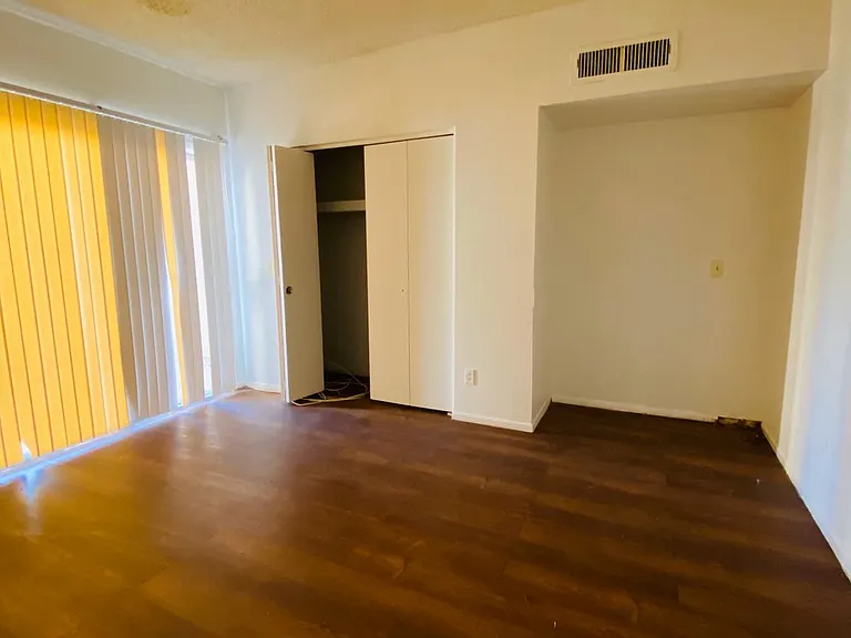 2808 E Monte Cristo Ave #101 — Photo 4