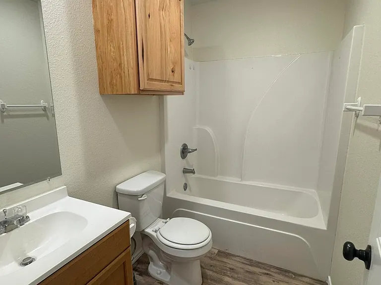 321 N Sherman Ave — Photo 8
