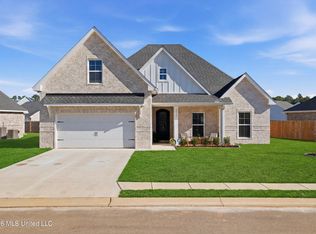 6710 Maurepas Cir, Ocean Springs, MS 39564