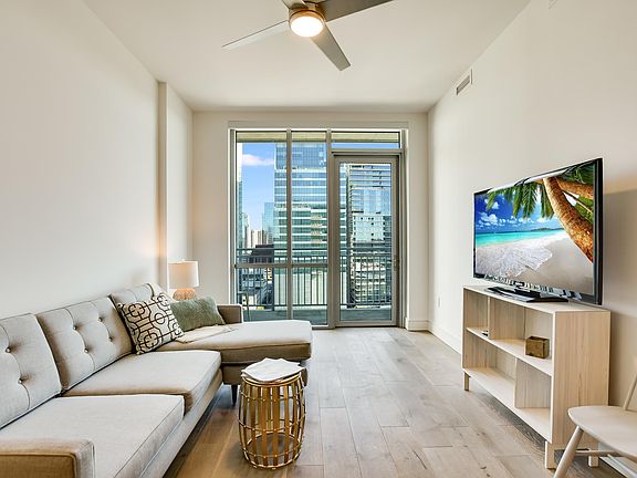 4th image of 222 West Ave #1907