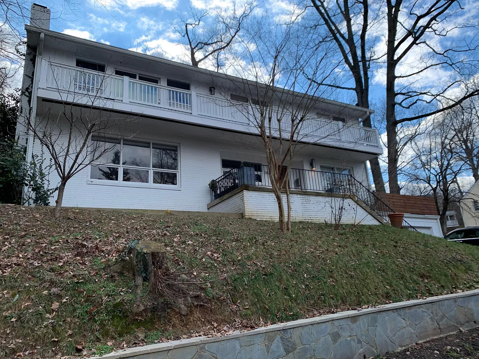 3800 Lorcom Ln — Photo 2