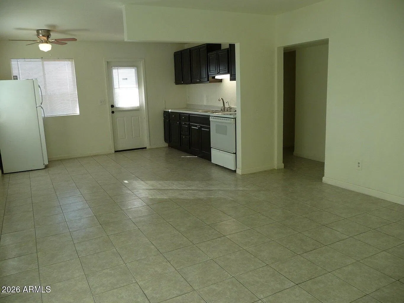 2 bed, 1.0 bath, 3030 sqft, $1,700 — Photo 2