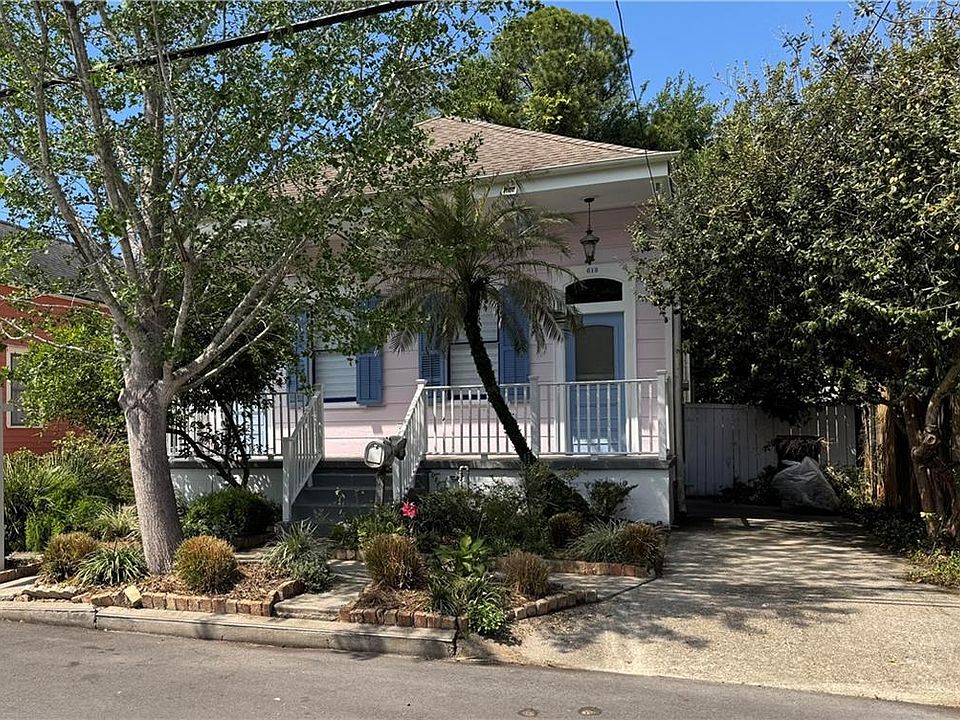 1st image of 616 Pelican Ave