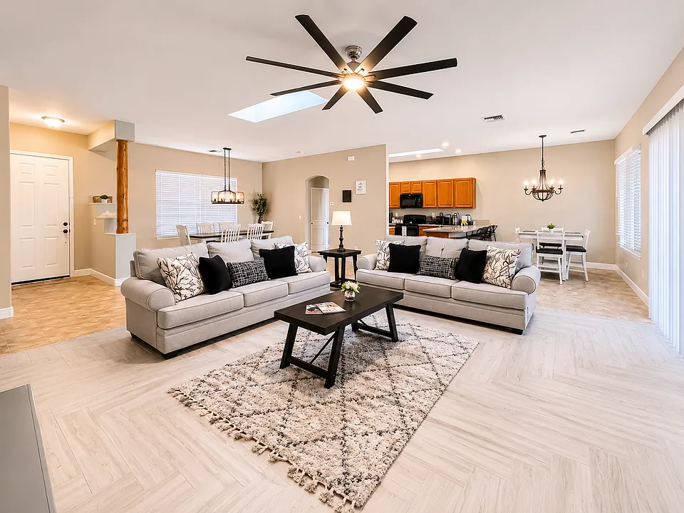 24350 W Fernwood Ct