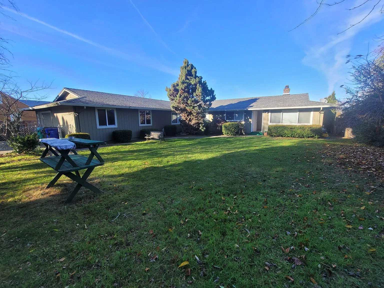 5 bed, 2273 sqft, $2,400 — Photo 1