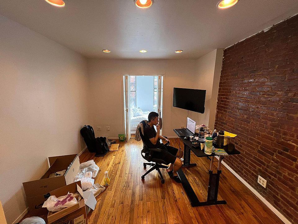 1st image of 451 W 46th St #4D