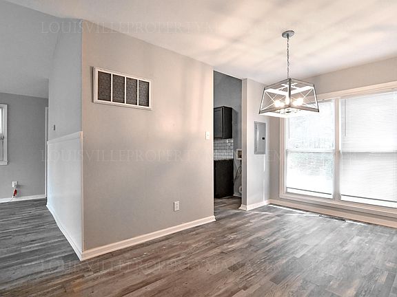 4th image of 5009 Delaware Dr