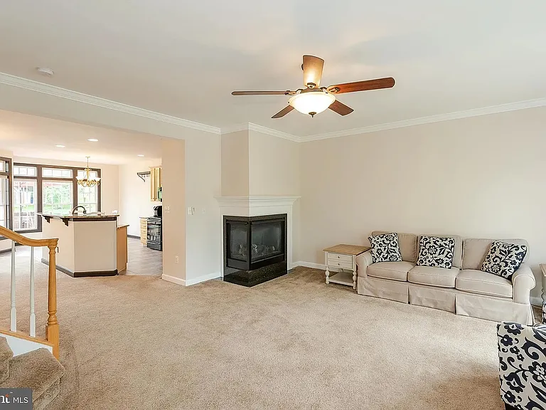 10655 Hillingdon Rd — Photo 3