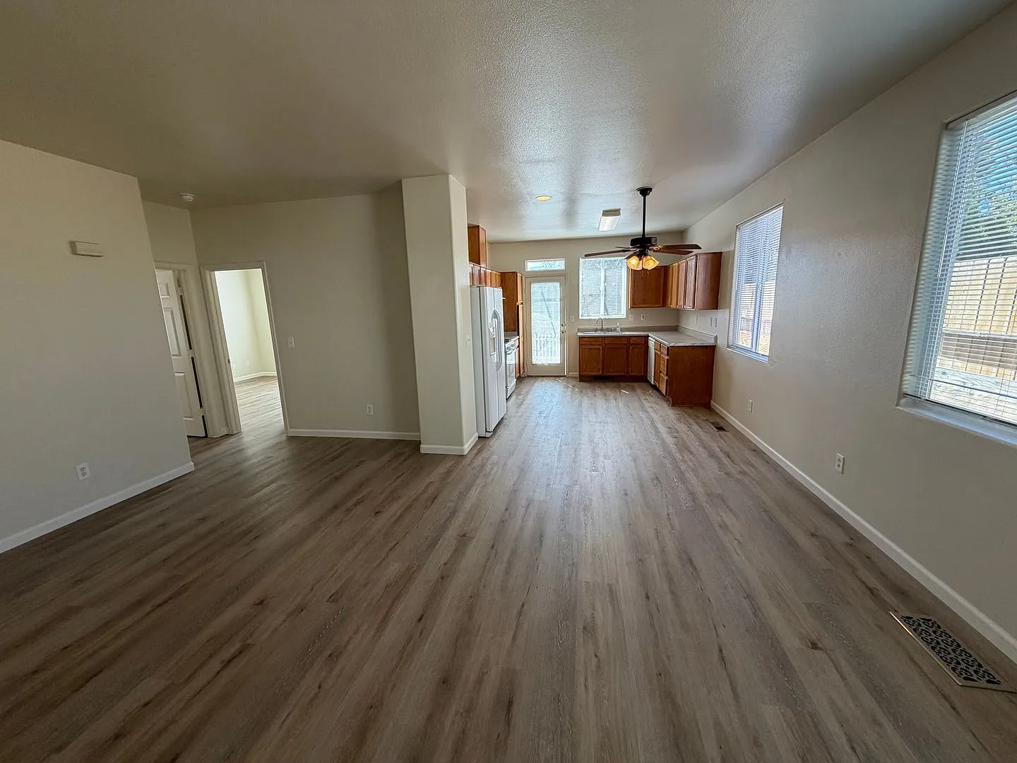 Northwest 3 bedroom, 2 bathroom home available now! — Photo 3