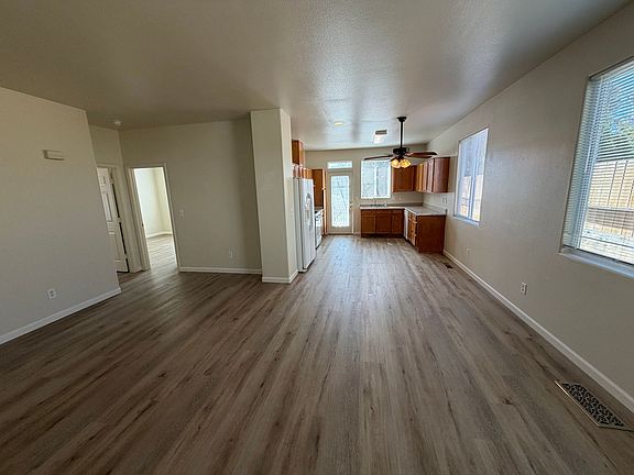 3rd image of 5910 Sapphire Ridge Ct