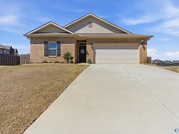 121 Burlcrest Ct, Meridianville, AL 35759