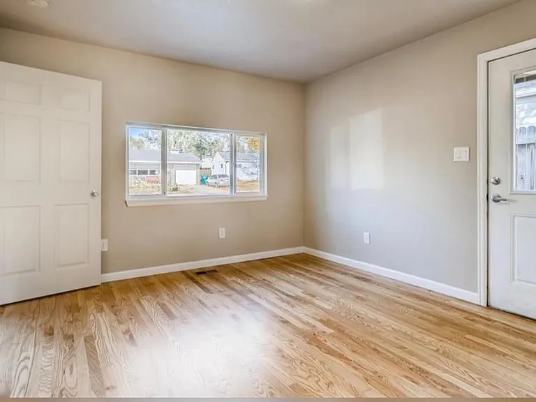 311 Redwood Dr — Photo 5