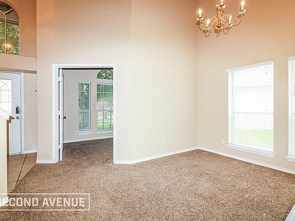 3rd image of 5125 Creekmont Dr