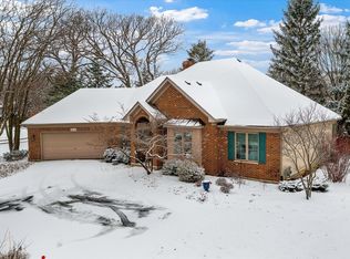 412 Hankes Rd, Sugar Grove, IL 60554