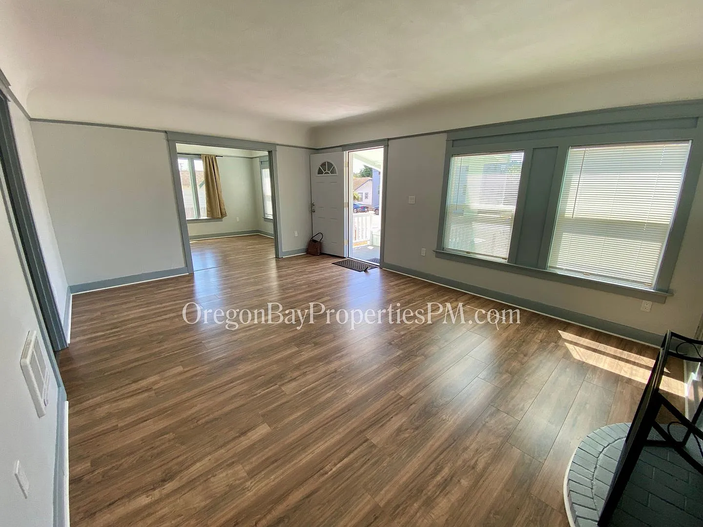 Johnson Ave: 2bdrm / 1 ba Home — Photo 4