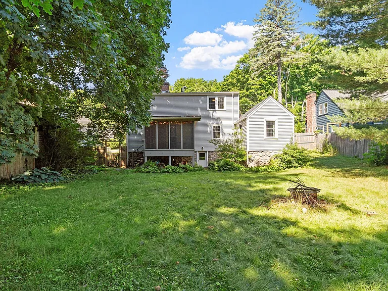 303 Central St — Photo 31