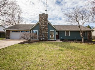 1105 NW 11th St, Bentonville, AR 72712