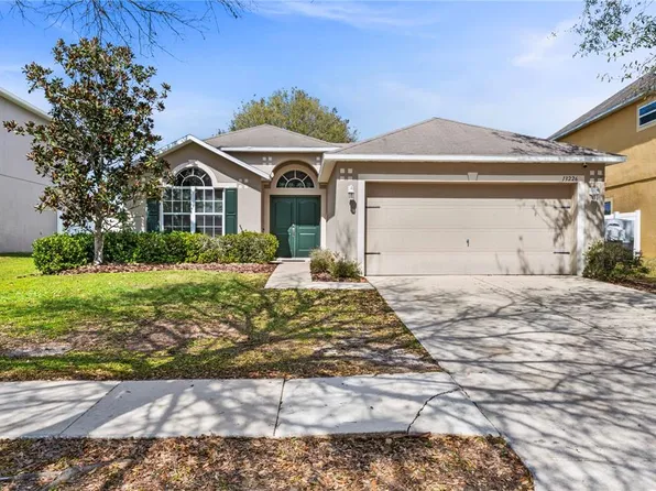 13226 Waterford Castle Dr, Dade City, FL 33525