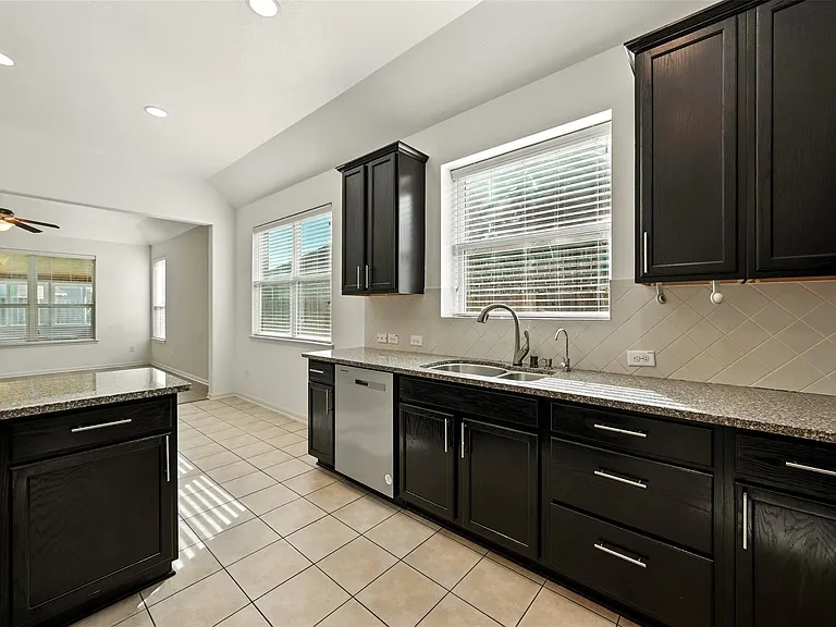 9219 Gilbert Hollow Dr — Photo 17