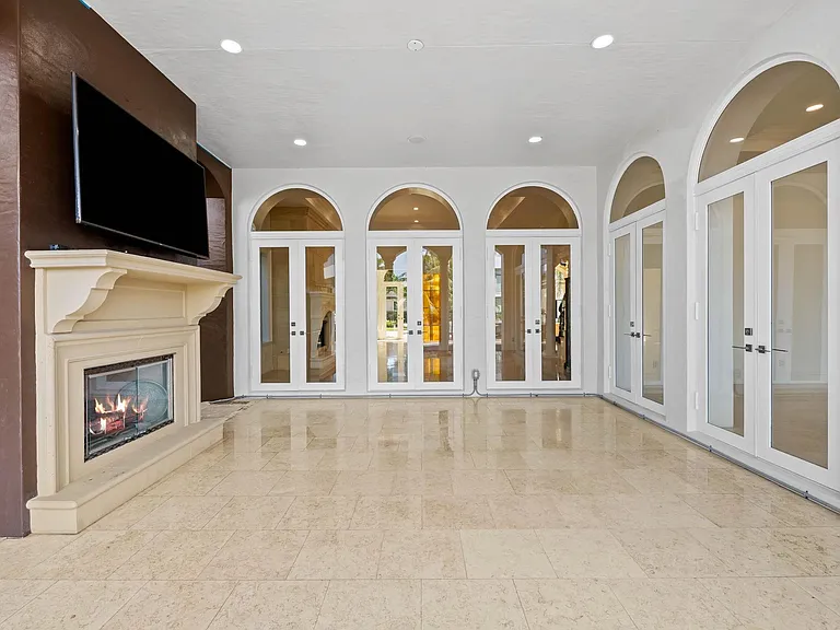 861 Nafa Dr — Photo 12