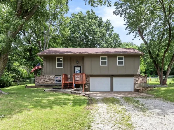 181 SE 421st Rd, Warrensburg, MO 64093