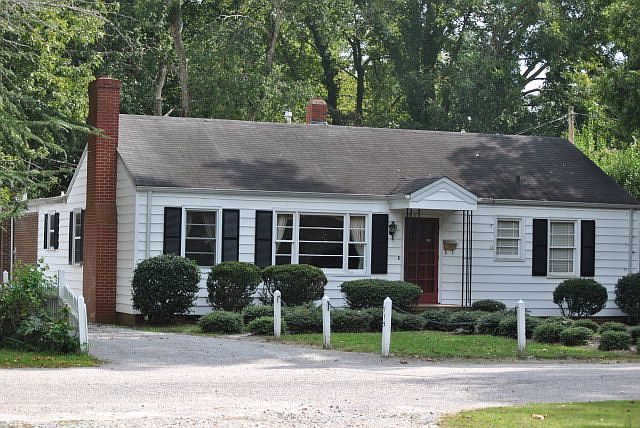 1st image of 115 Overstreet Dr