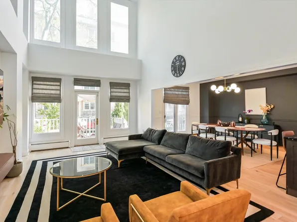 207 Shearwater Ct West image 1 of 32