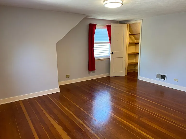 1207 N Eagle St — Photo 13
