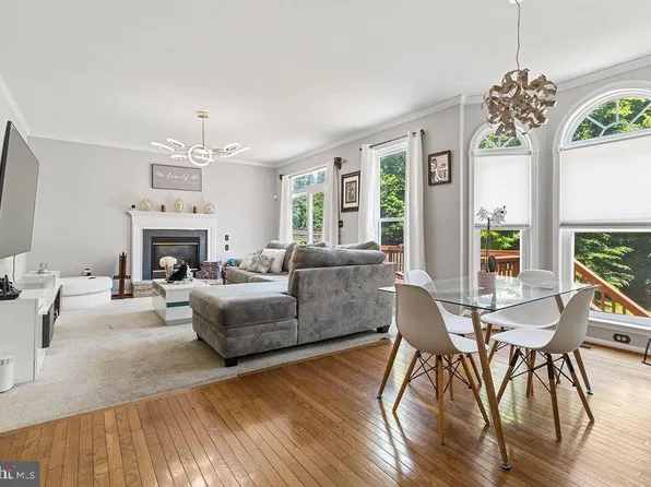 5886 Rhode Island Dr, Woodbridge, VA 22193