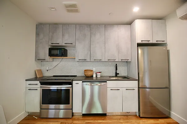 Rented by Hagstrom Management Inc | media 11