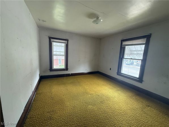 1311 Commerce St, Wellsburg, WV 26070