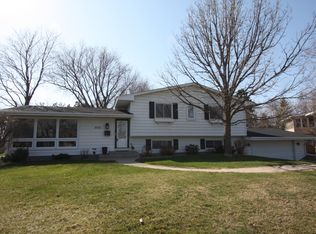 5031 Overlook Cir, Bloomington, MN 55437