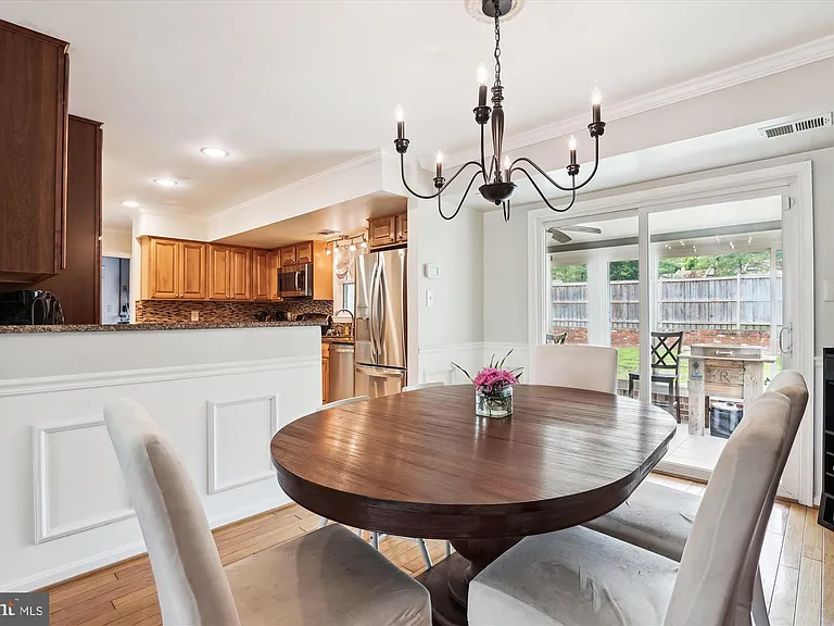 4555 Lantern Pl — Photo 7